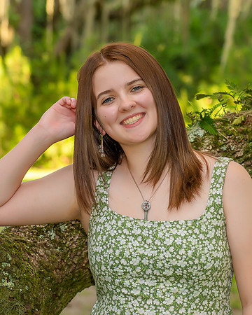 015-Ava-L-SocMedia